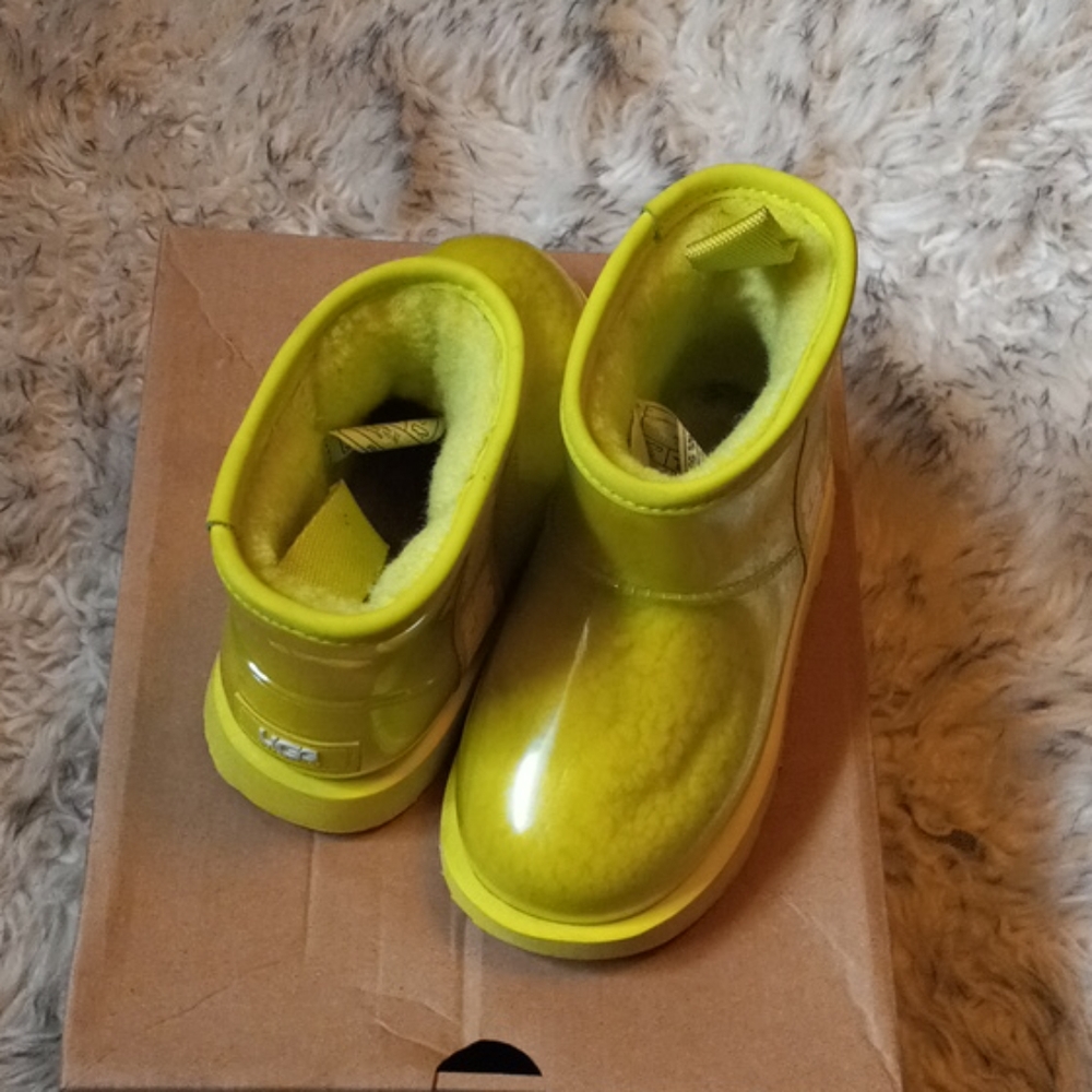 UGG Kids Classic Clear Mini II